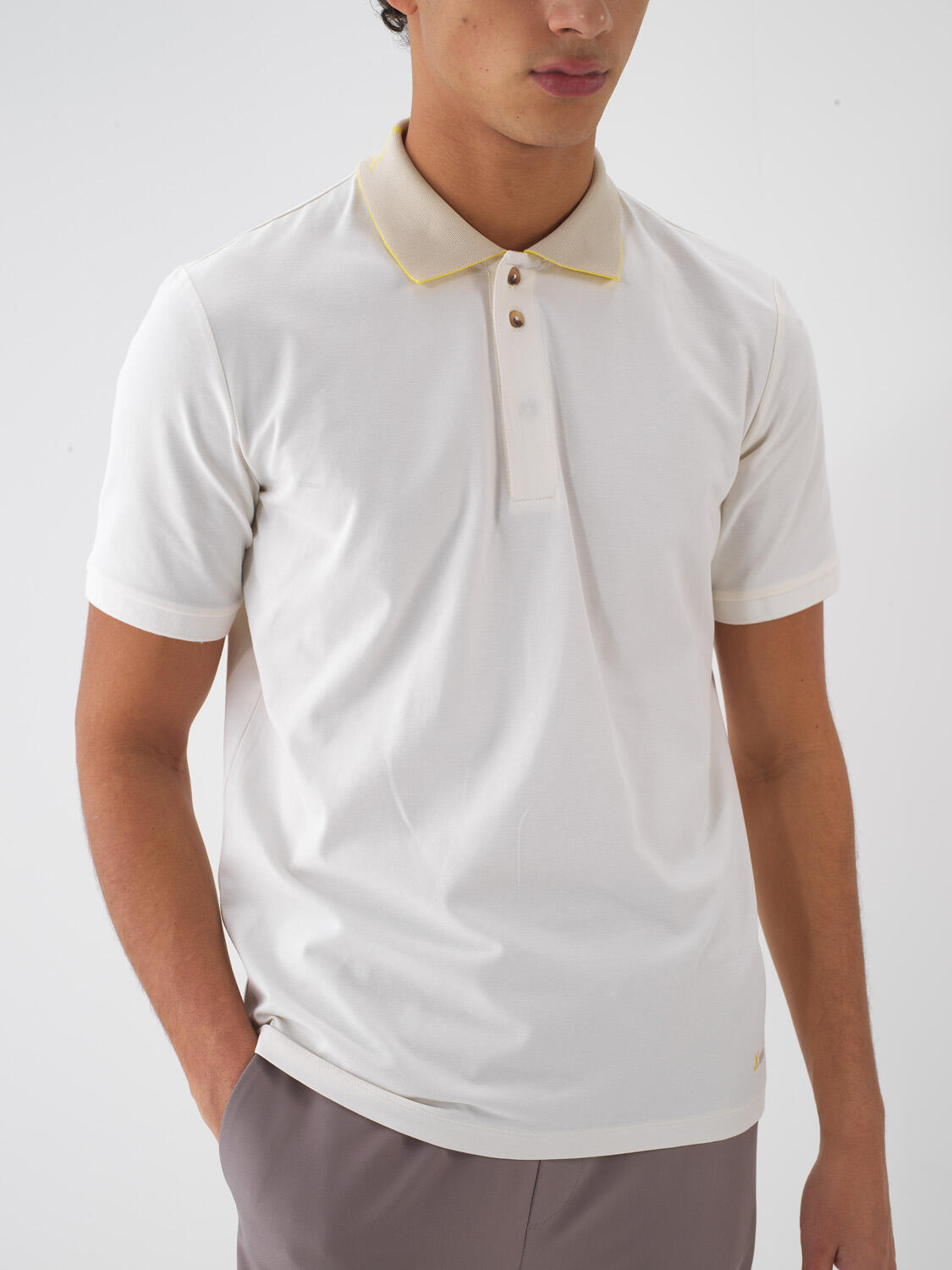 Ekru Pamuk Dokulu Slim Fit Tişört