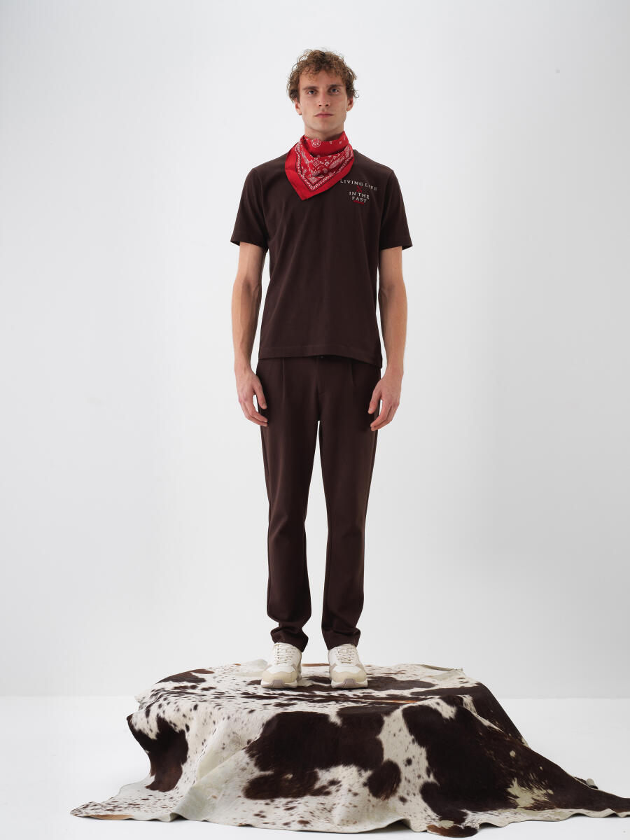 Kahverengi Pamuk Dokulu Regular Fit Tişört