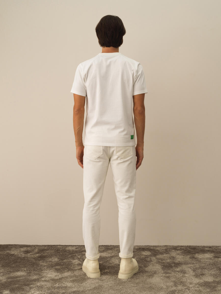 Kırık Beyaz Pamuk Dokulu Regular Fit Tişört - 5