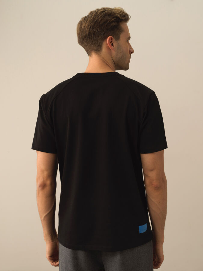 Siyah Pamuk Dokulu Regular Fit Tişört - Xint