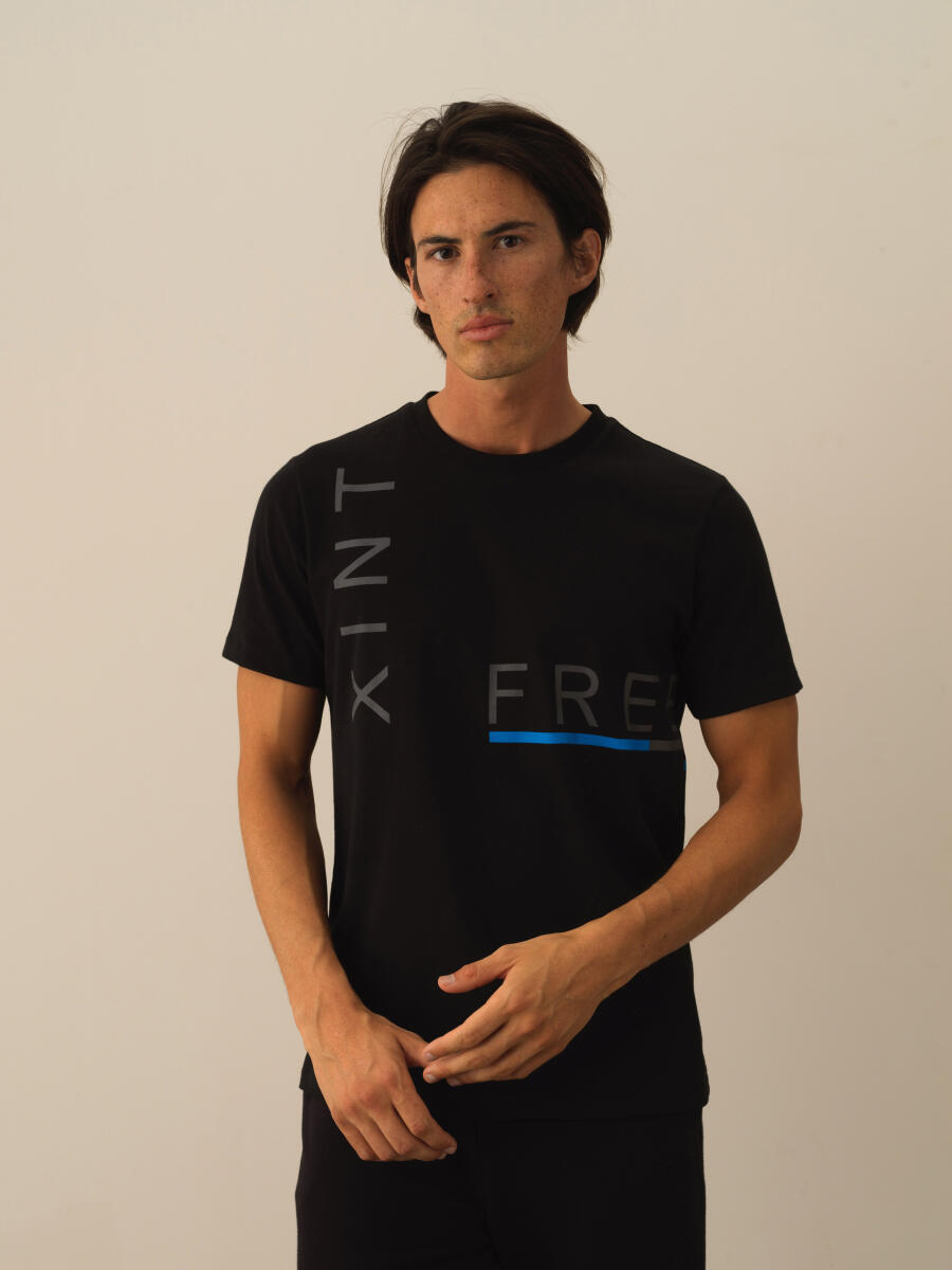 Siyah Pamuk Dokulu Regular Fit Tişört