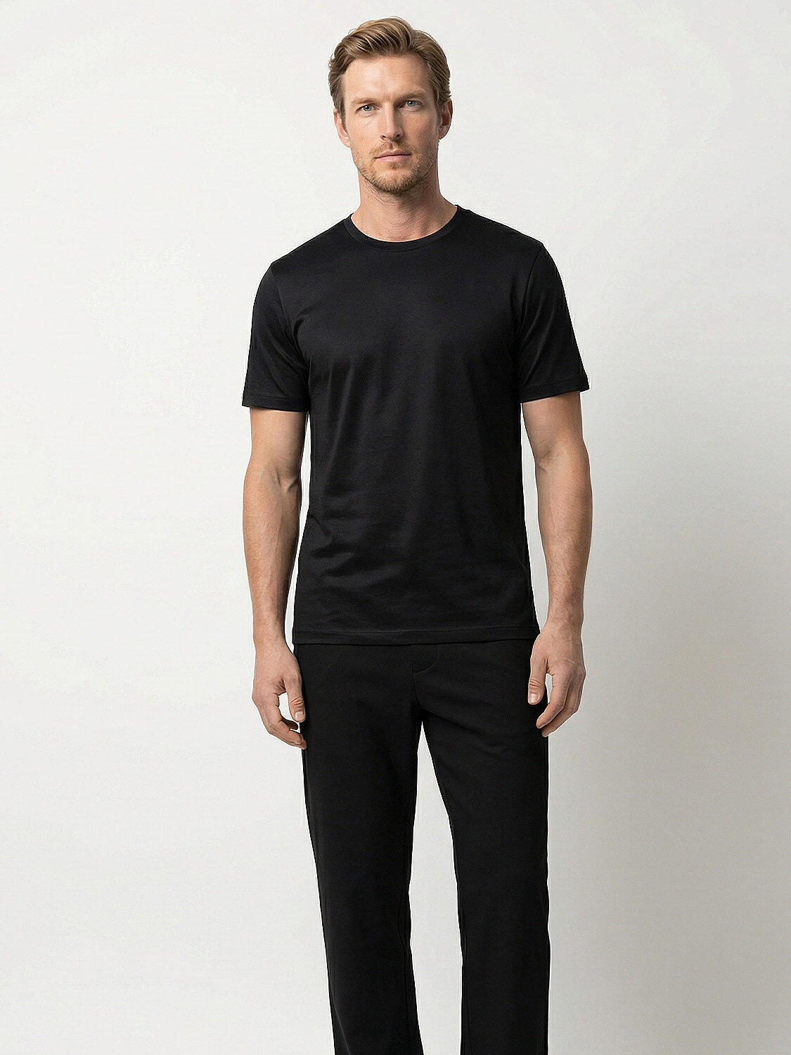 Siyah Pamuk Dokulu Regular Fit Tişört