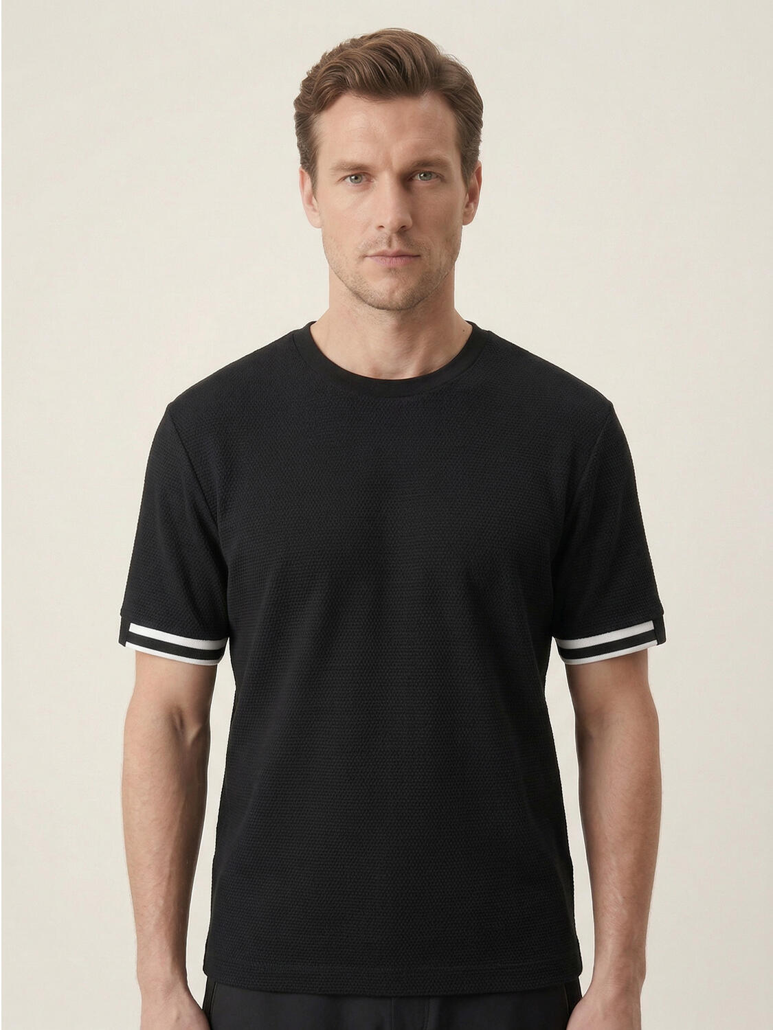 Siyah Pamuk Dokulu Regular Fit Tişört - 1