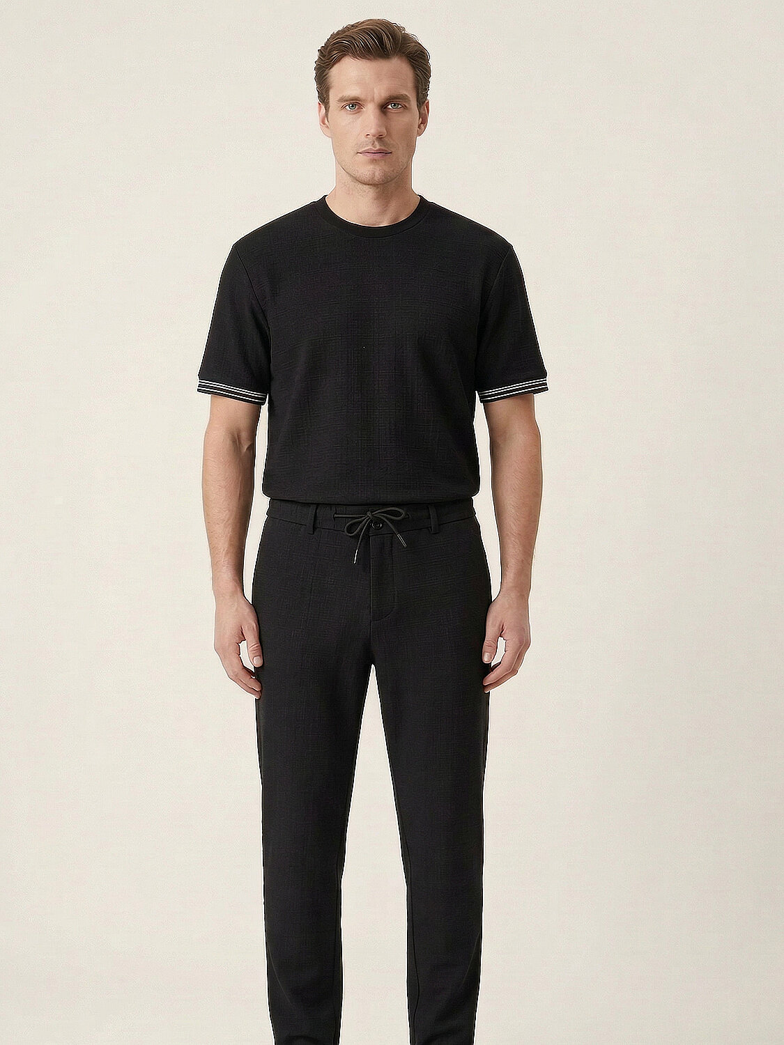 Siyah Pamuk Dokulu Regular Fit Tişört (1)