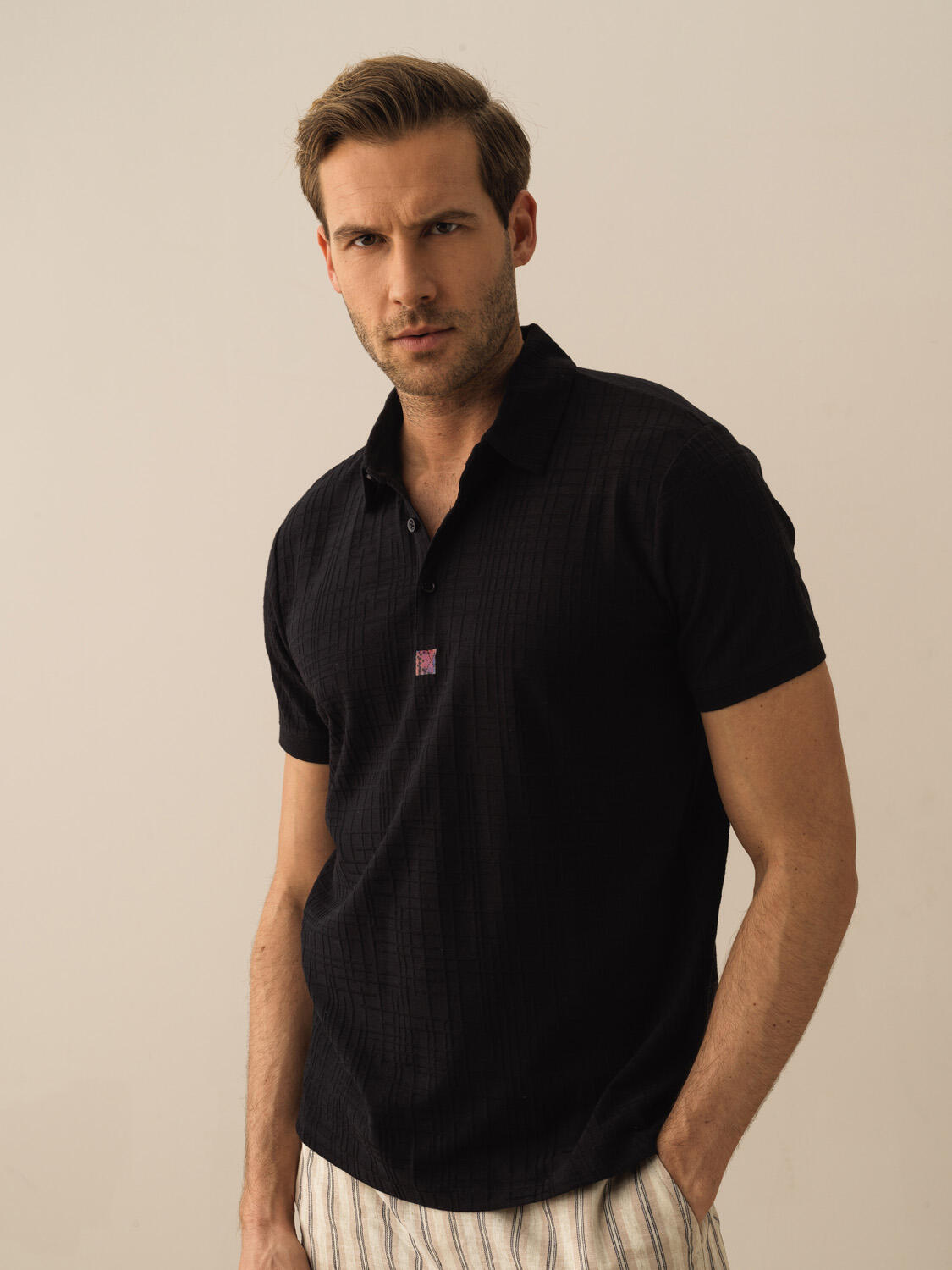Siyah Pamuk Dokulu Slim Fit Tişört