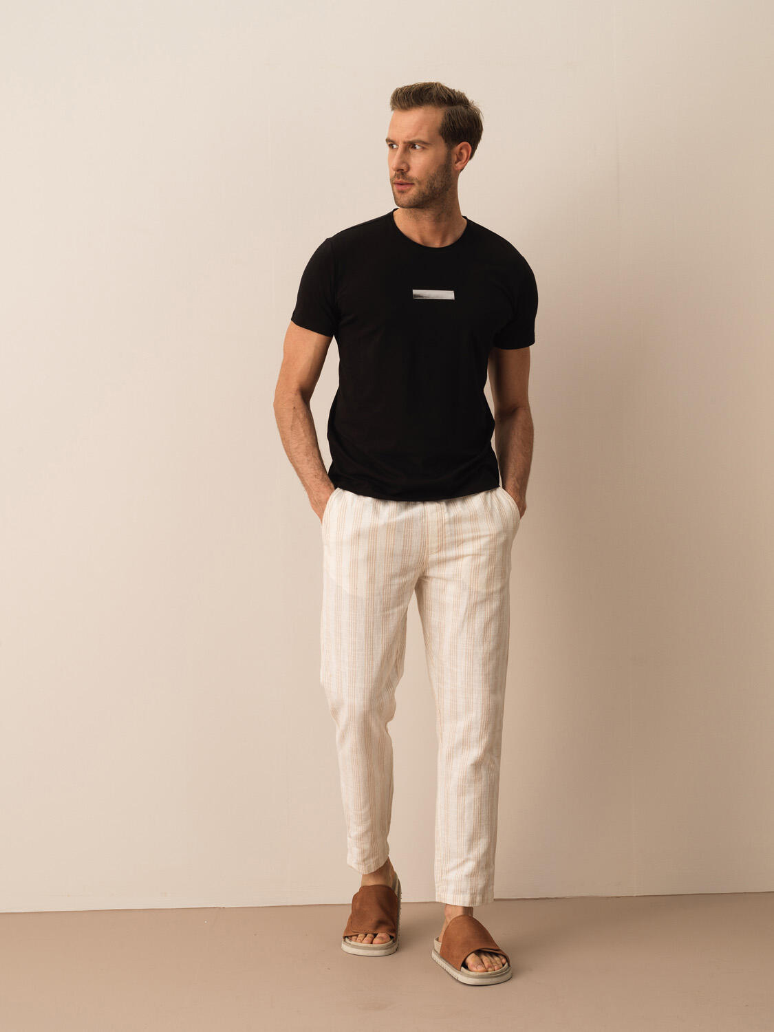 Siyah Pamuk Dokulu Slim Fit Tişört