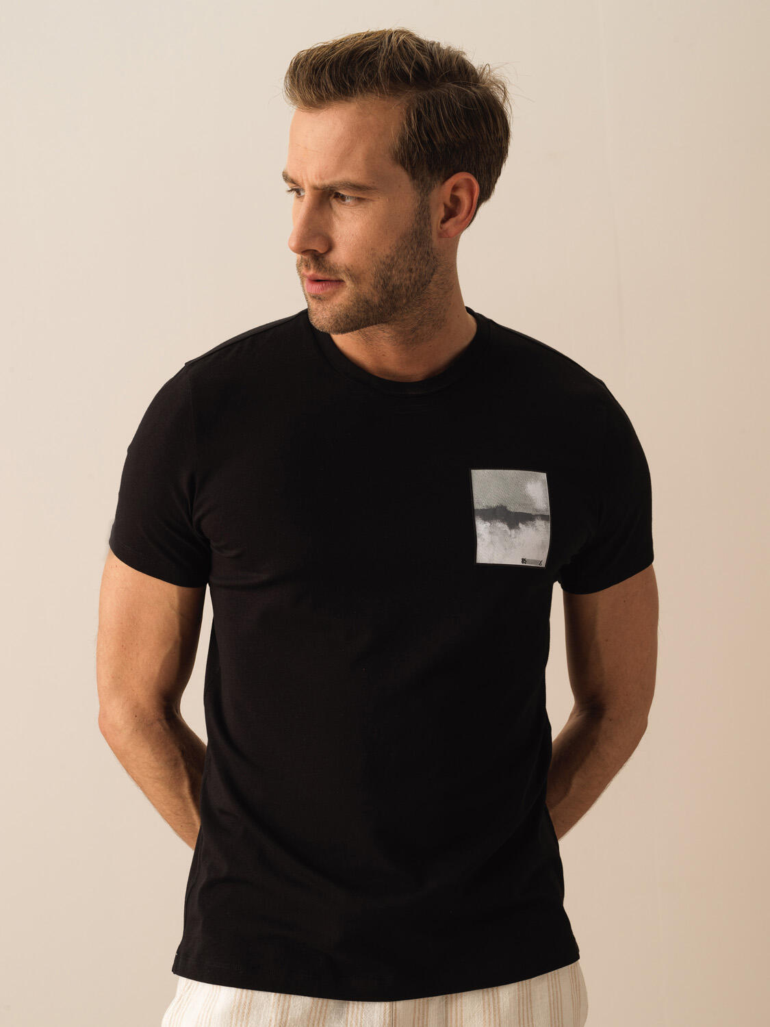 Siyah Pamuk Dokulu Slim Fit Tişört