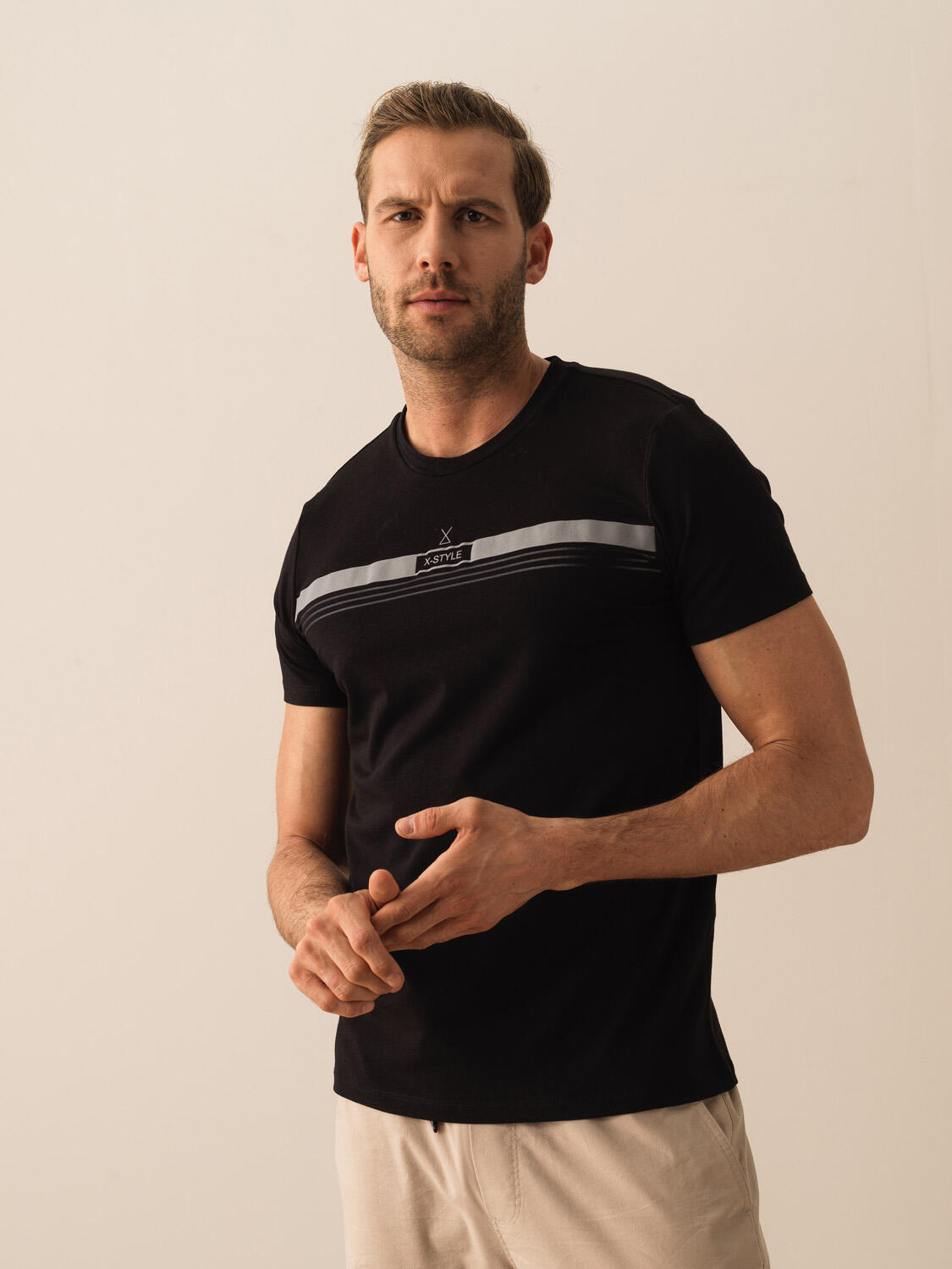 Siyah Pamuk Dokulu Slim Fit Tişört
