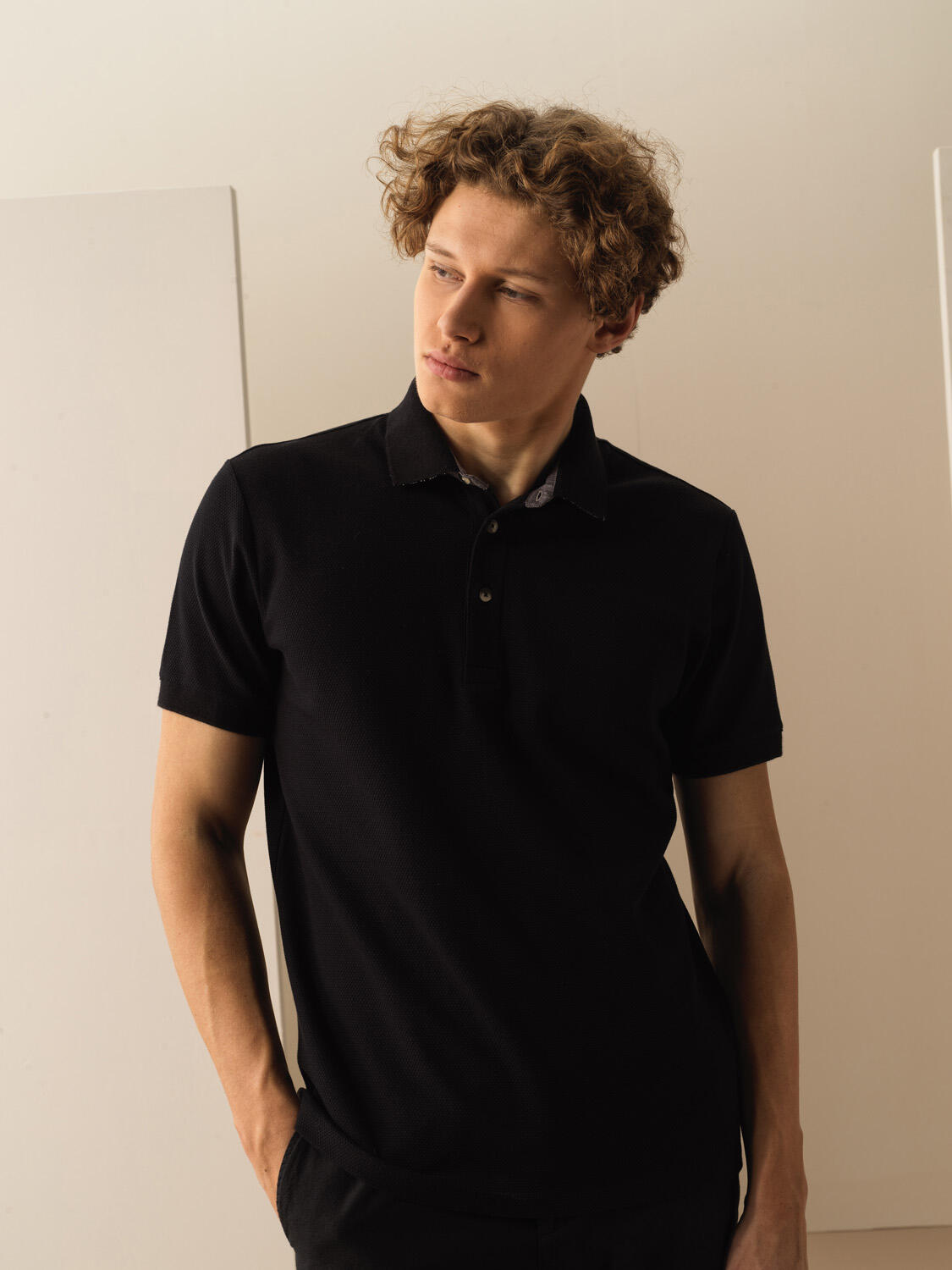 Siyah Pamuk Dokulu Slim Fit Tişört