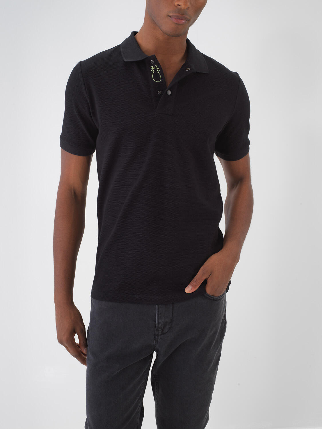 Siyah Pamuk Dokulu Slim Fit Tişört