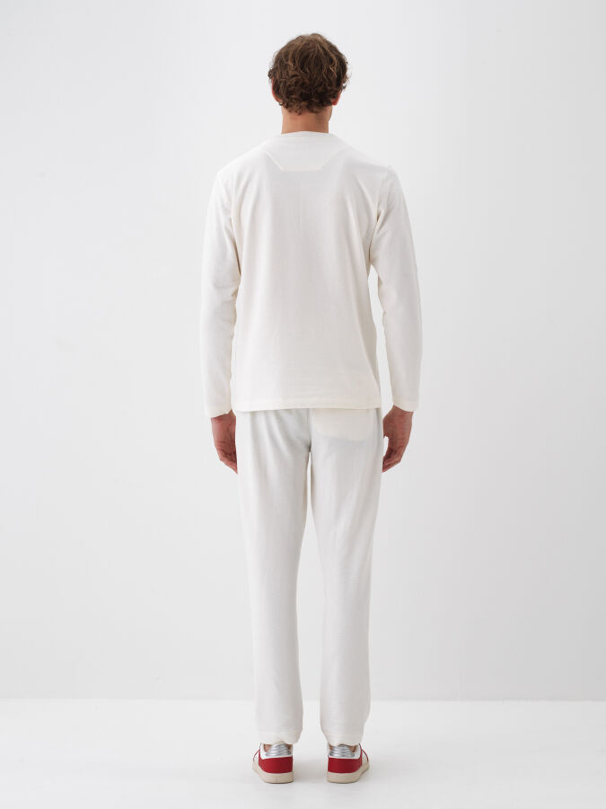 Ekru Pamuk Dokulu Regular Fit Uzun Kollu Tişört - Xint