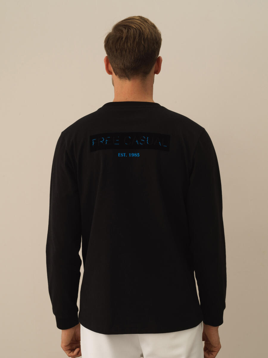 Siyah Pamuk Dokulu Regular Fit Uzun Kollu Tişört - 3