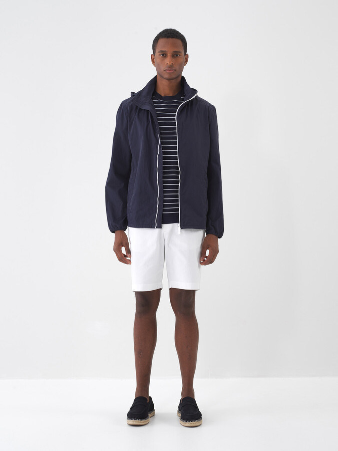 Lacivert Formunu Koruyan Regular Fit Yağmurluk