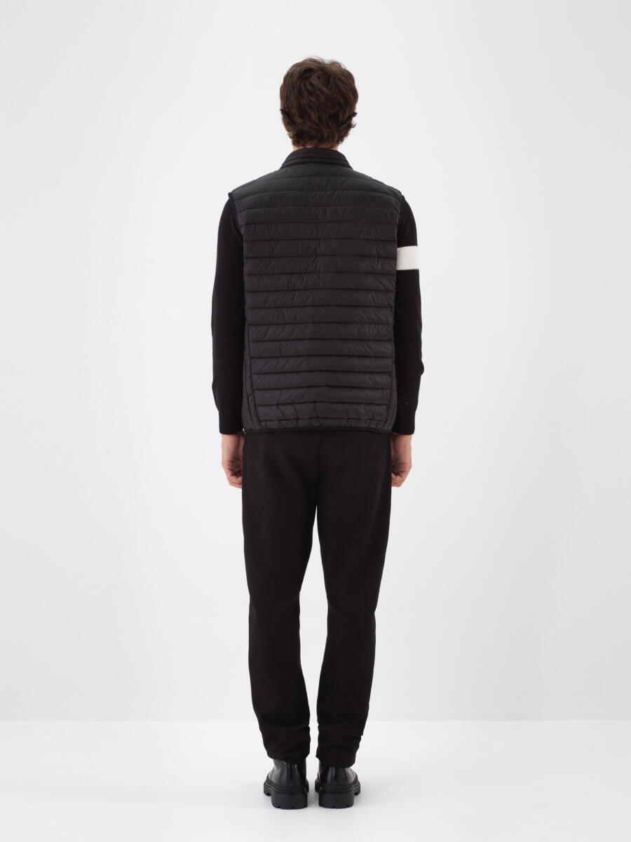 Siyah Formunu Koruyan Regular Fit Yelek - 4