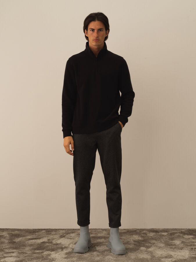 Half Zippered Regular Fit Sweatshirt - Xint