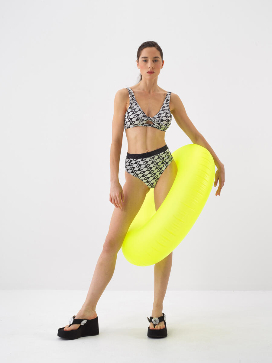 Siyah Formunu Koruyan Regular Fit Bikini Altı - 2