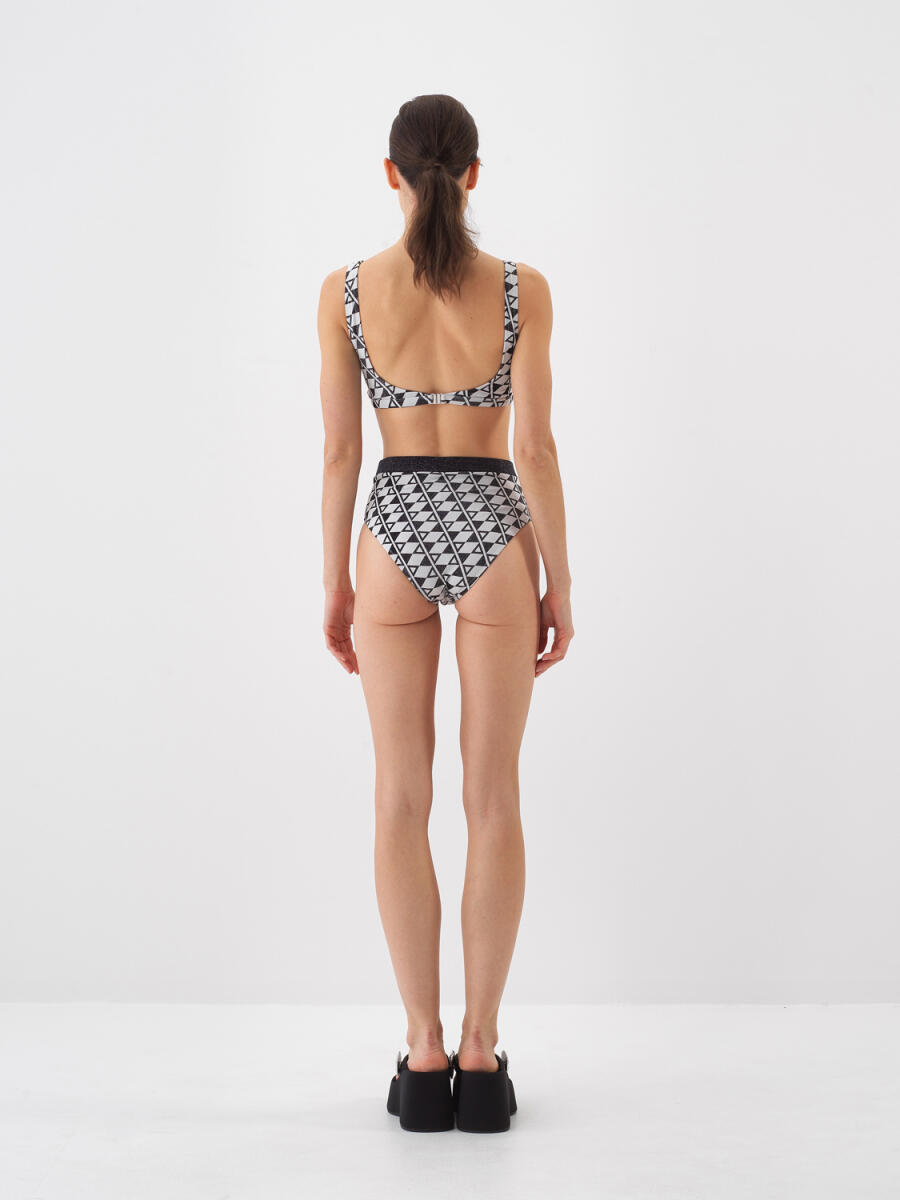 Siyah Formunu Koruyan Regular Fit Bikini Üstü - 6