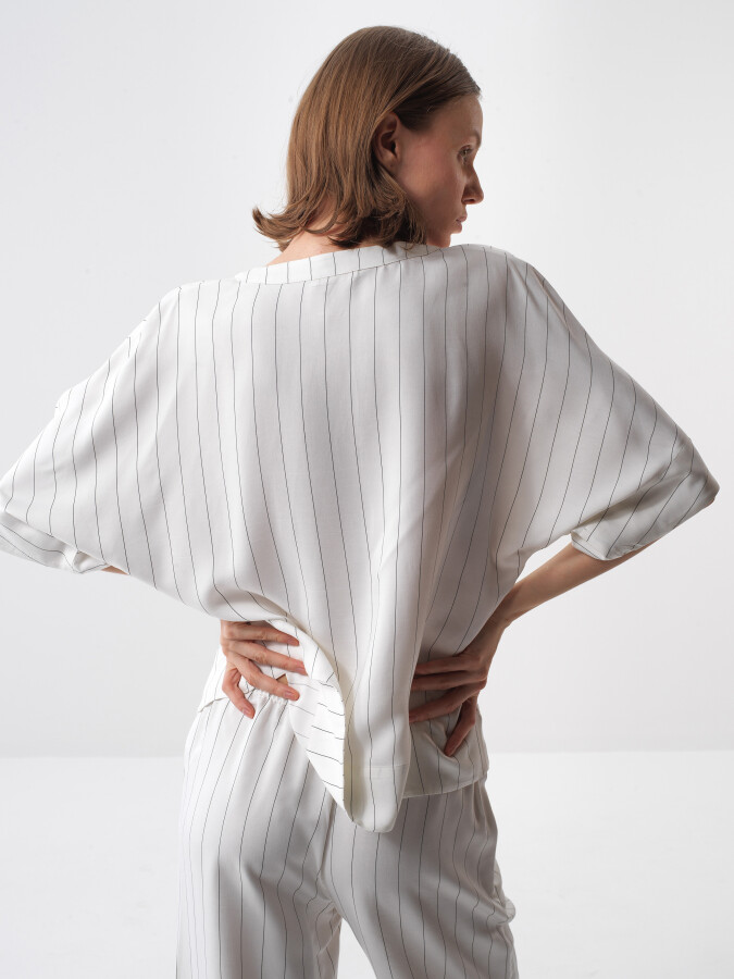 Beyaz Doğal Dökümlü Oversize Bluz - 4