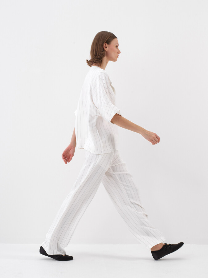 Beyaz Doğal Dökümlü Oversize Bluz - 3