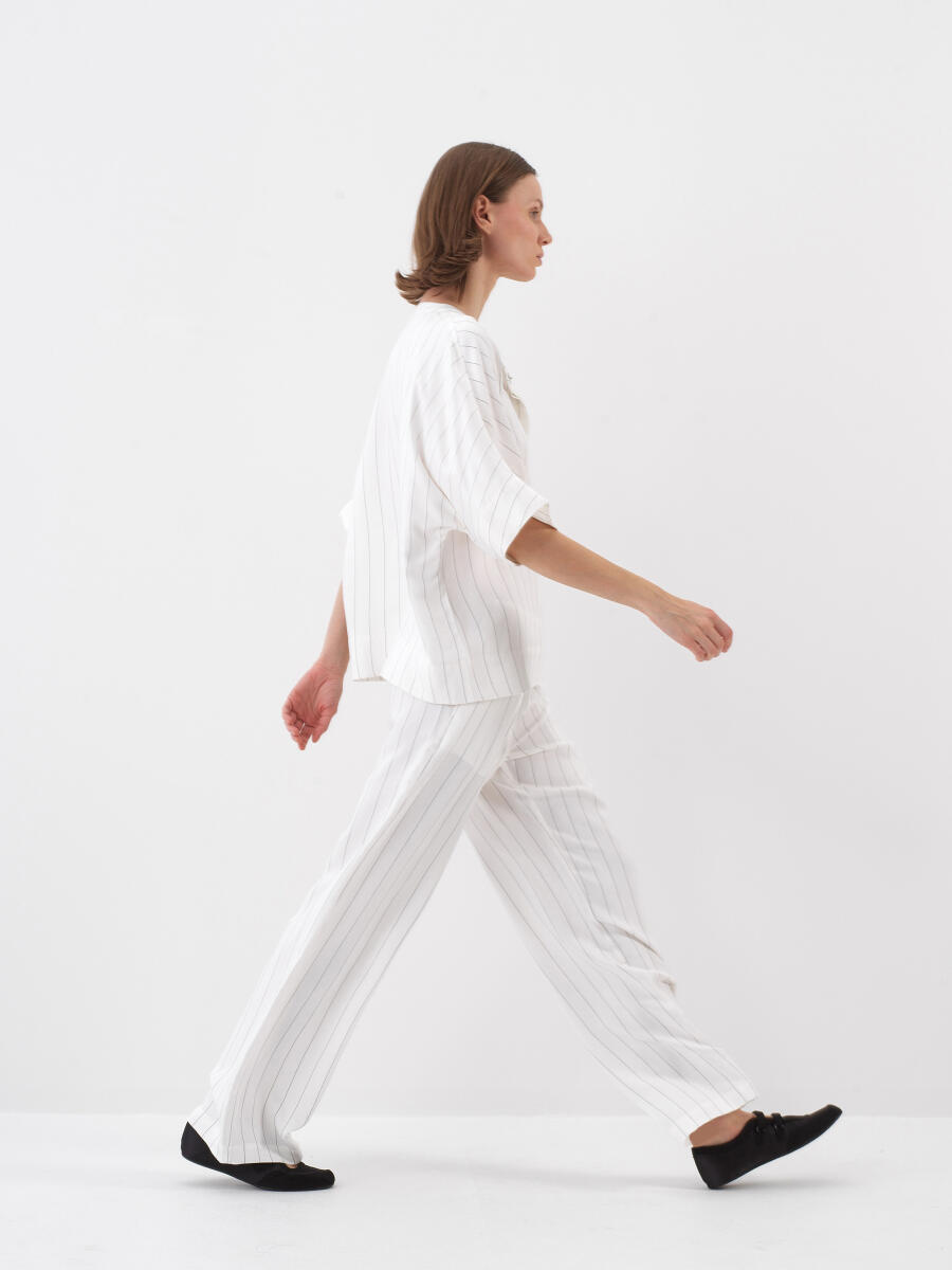 Beyaz Doğal Dökümlü Oversize Bluz - 3