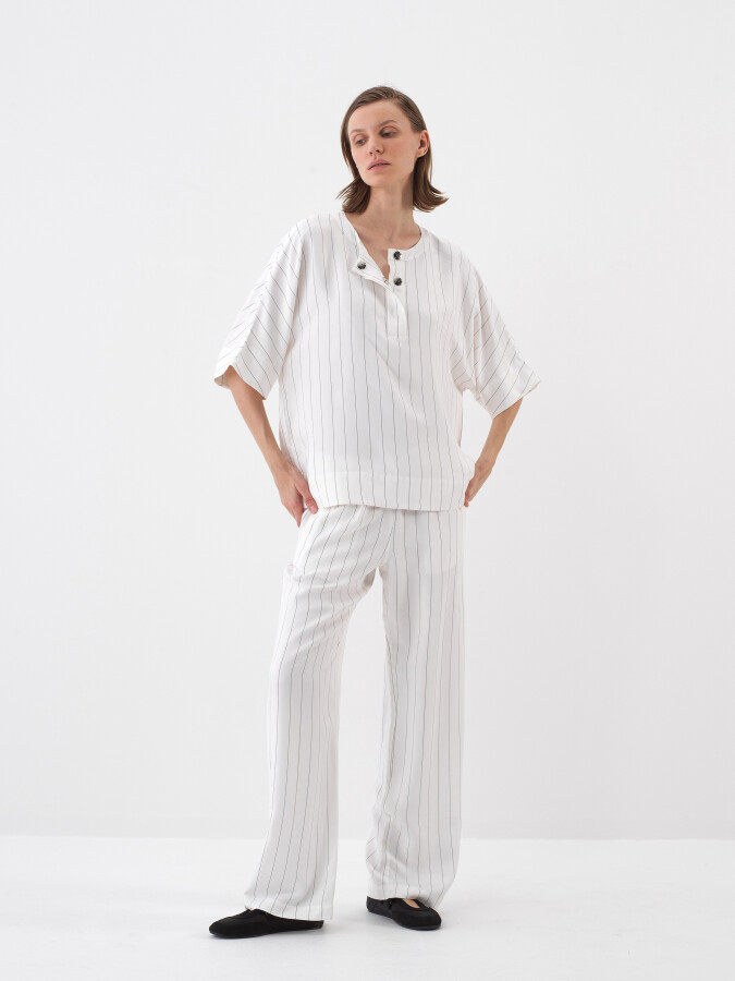 Beyaz Doğal Dökümlü Oversize Bluz (1)