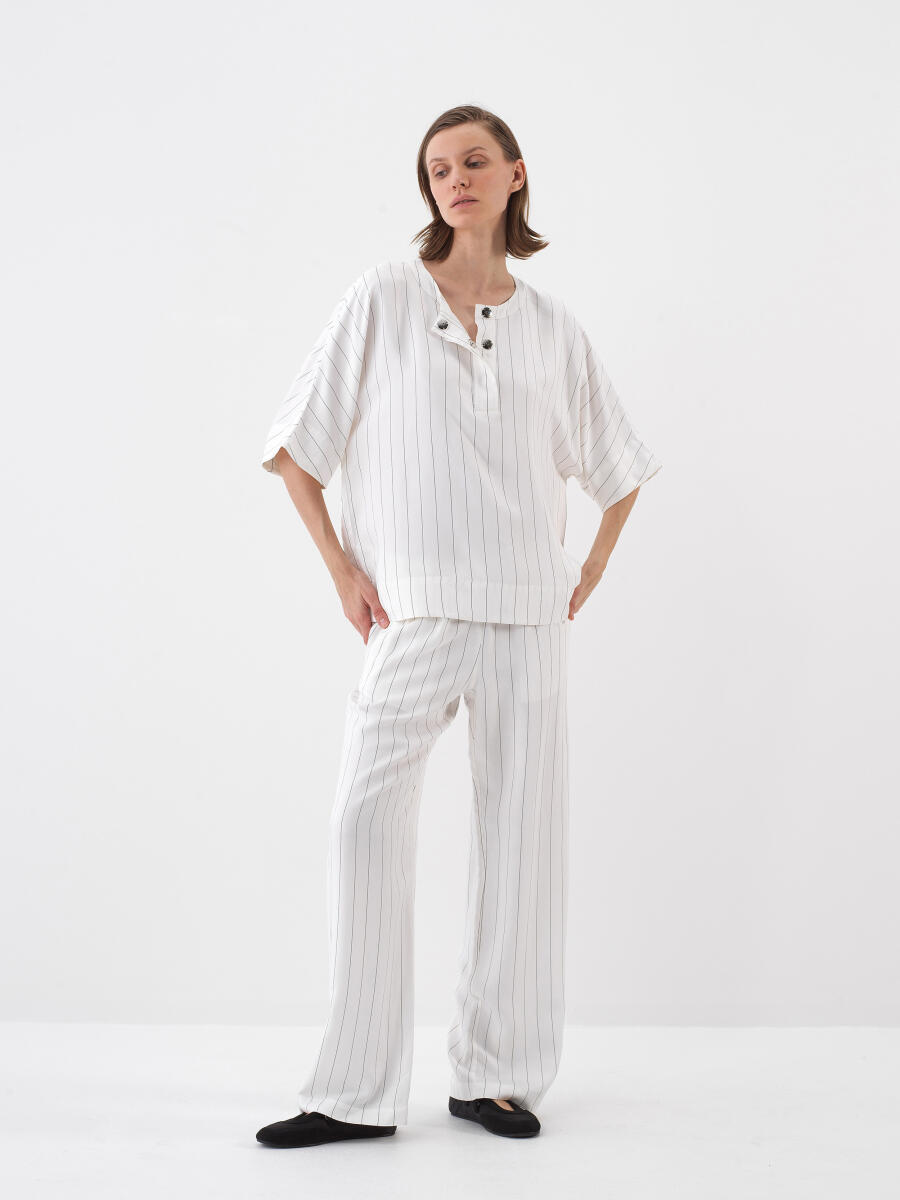 Beyaz Doğal Dökümlü Oversize Bluz - 2