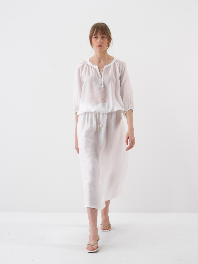 Beyaz Doğal Akışlı Oversize Bluz (1)