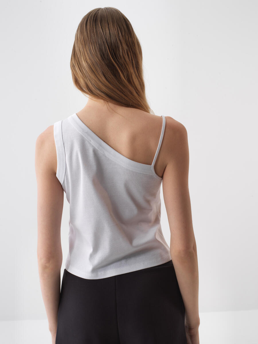 Beyaz Pamuk Dokulu Regular Fit Bluz - 4