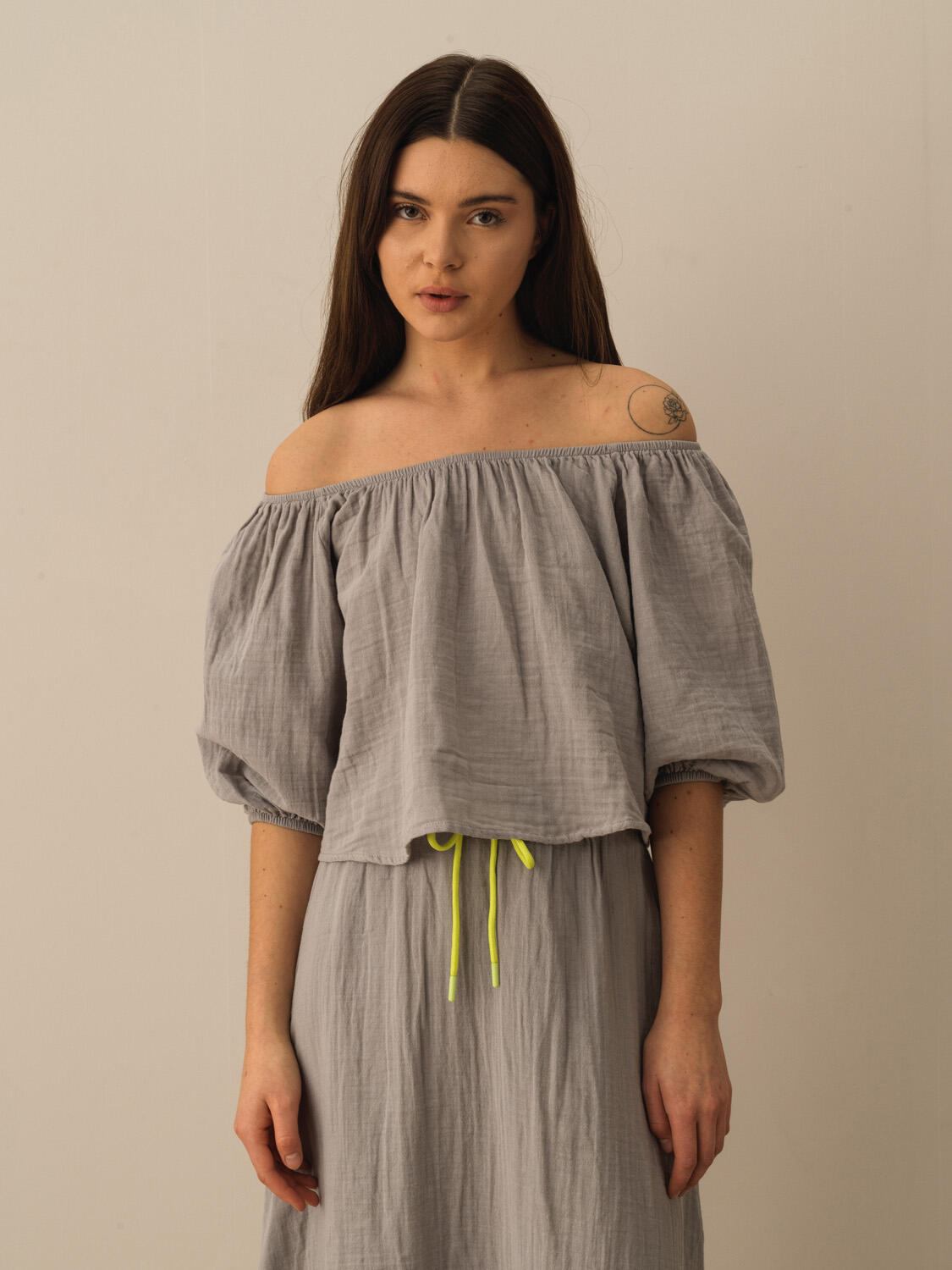 Gri Pamuk Dokulu Regular Fit Bluz