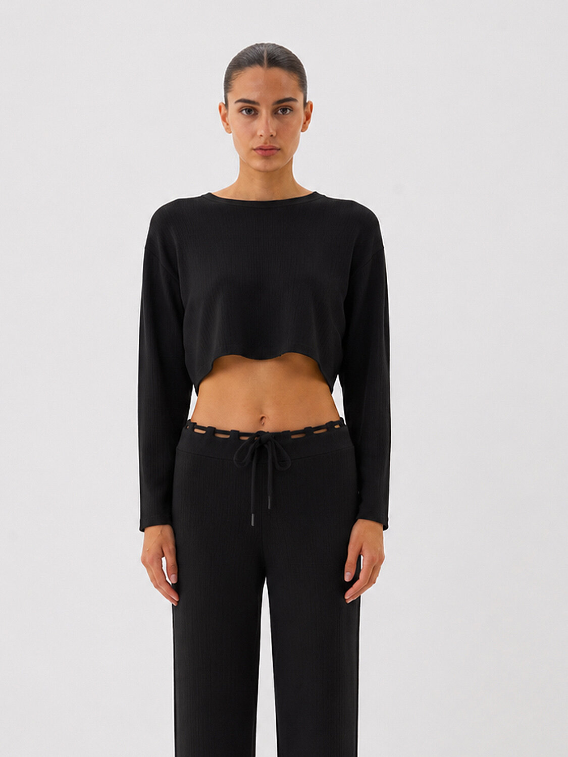 Siyah Regular Fit Bisiklet Yaka Bluz