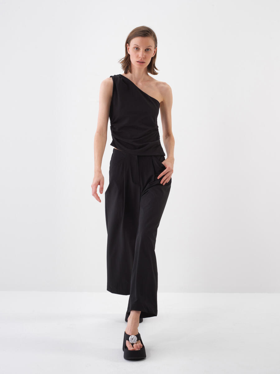 Siyah Formunu Koruyan Regular Fit Bluz - 2