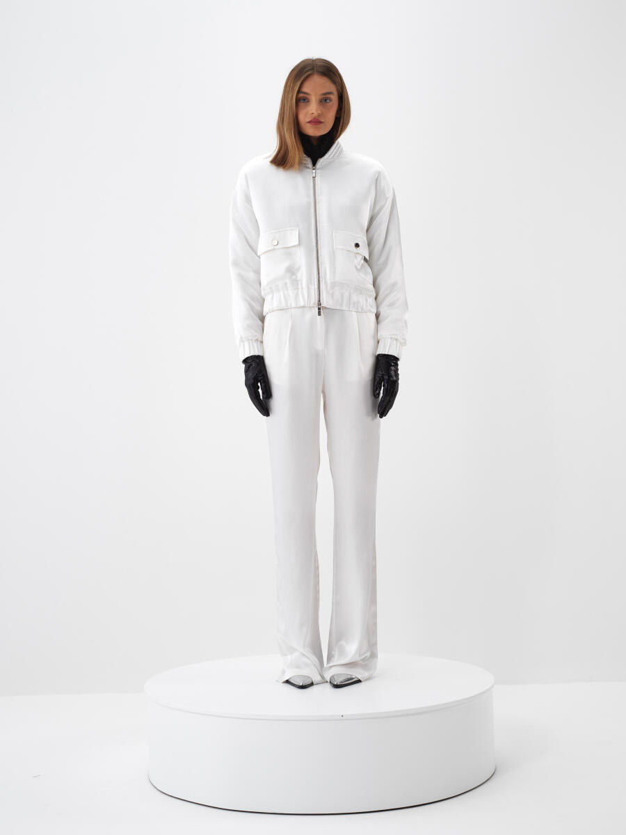 Beyaz İpeksi Saten Oversize Ceket - 2