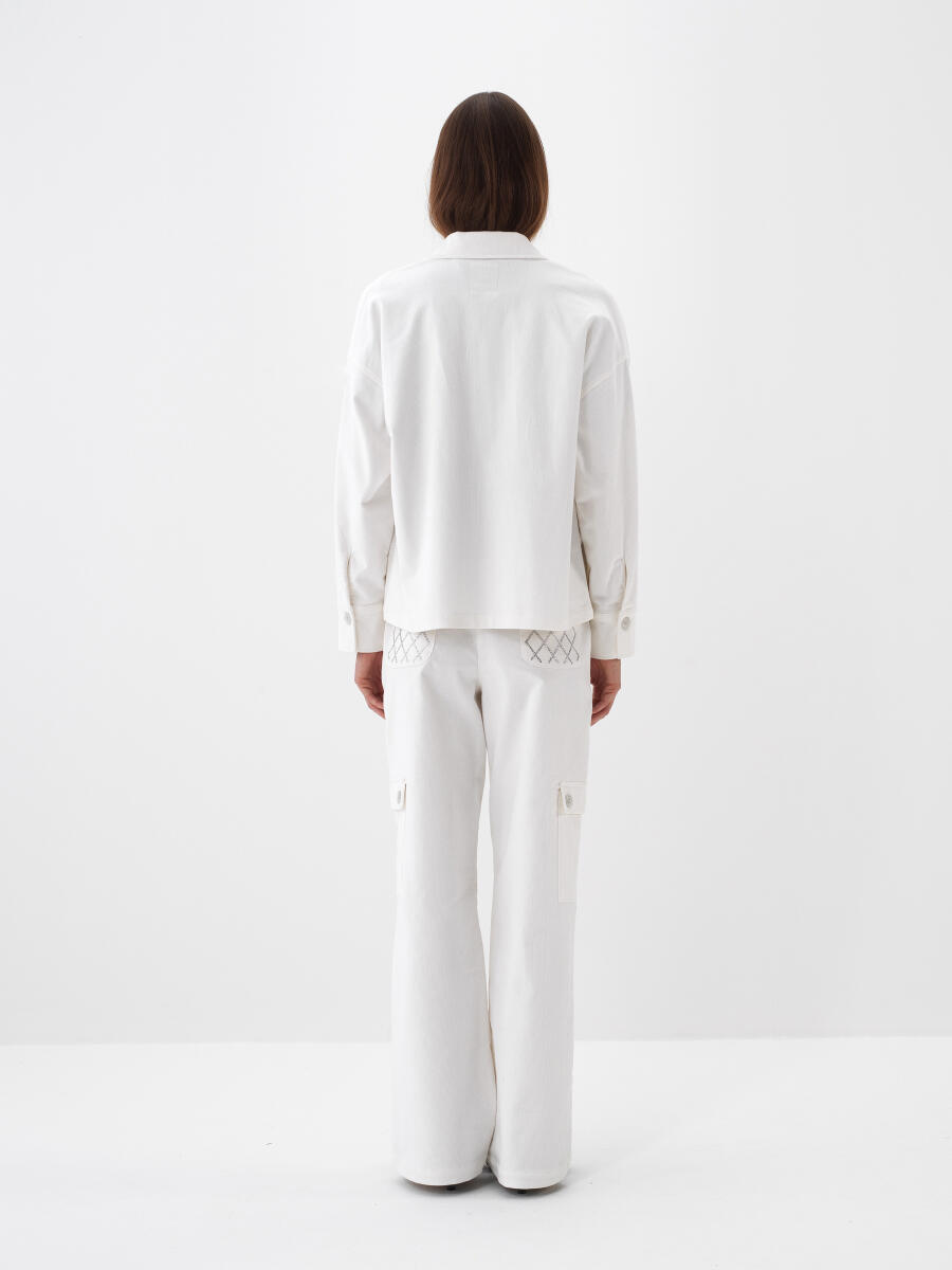 Beyaz Lüks Dokulu Soft Kadife Oversize Ceket - 4