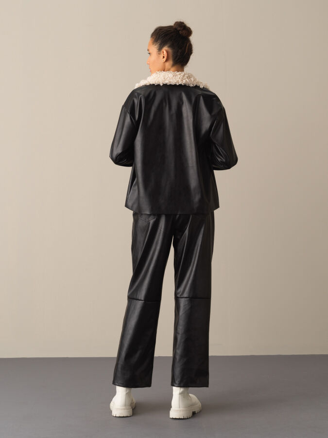 Siyah Oversize Deri Dörünümlü Ceket - 4
