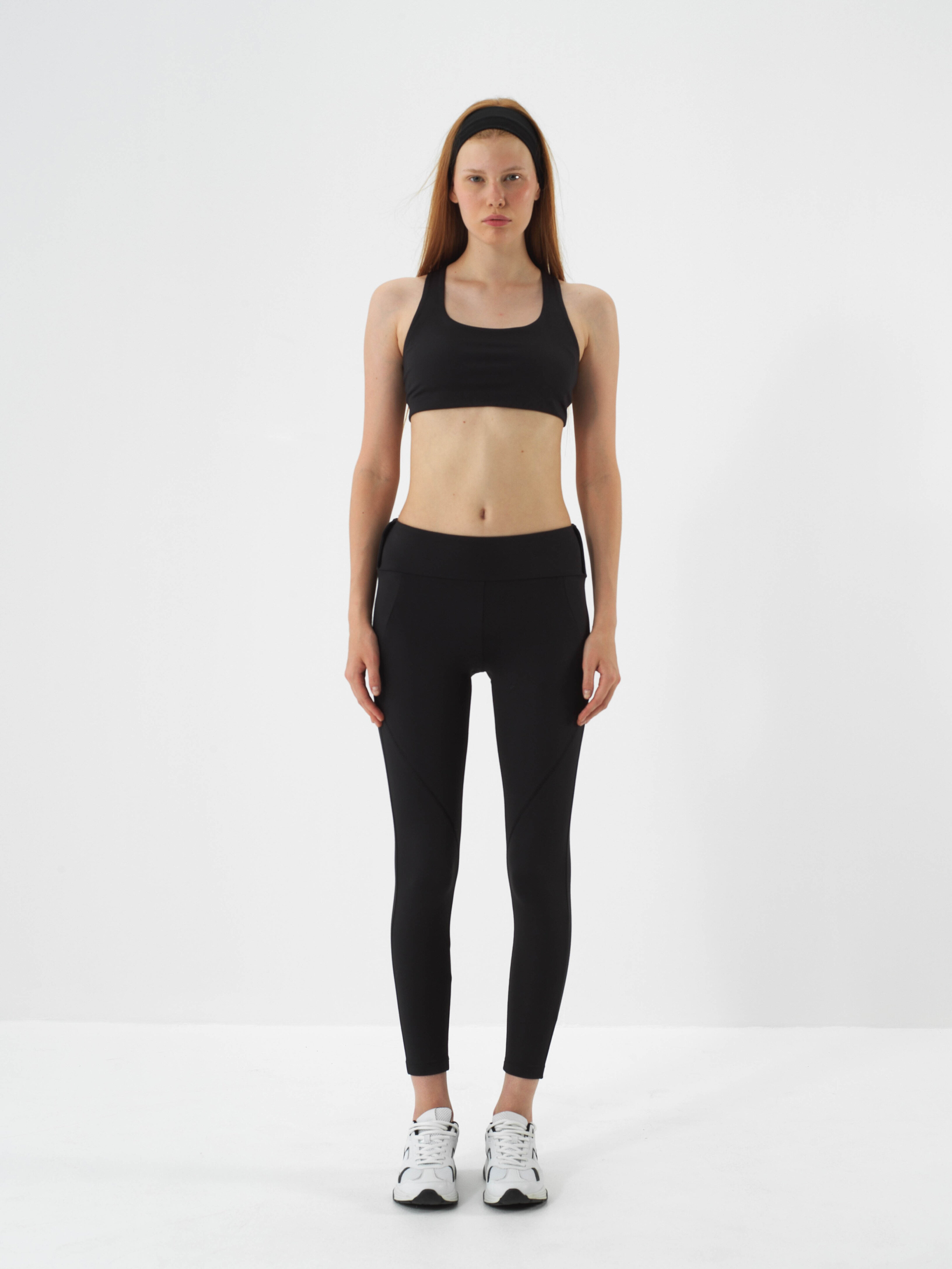 Siyah Esnek Dokulu Slim Fit Crop - Xint