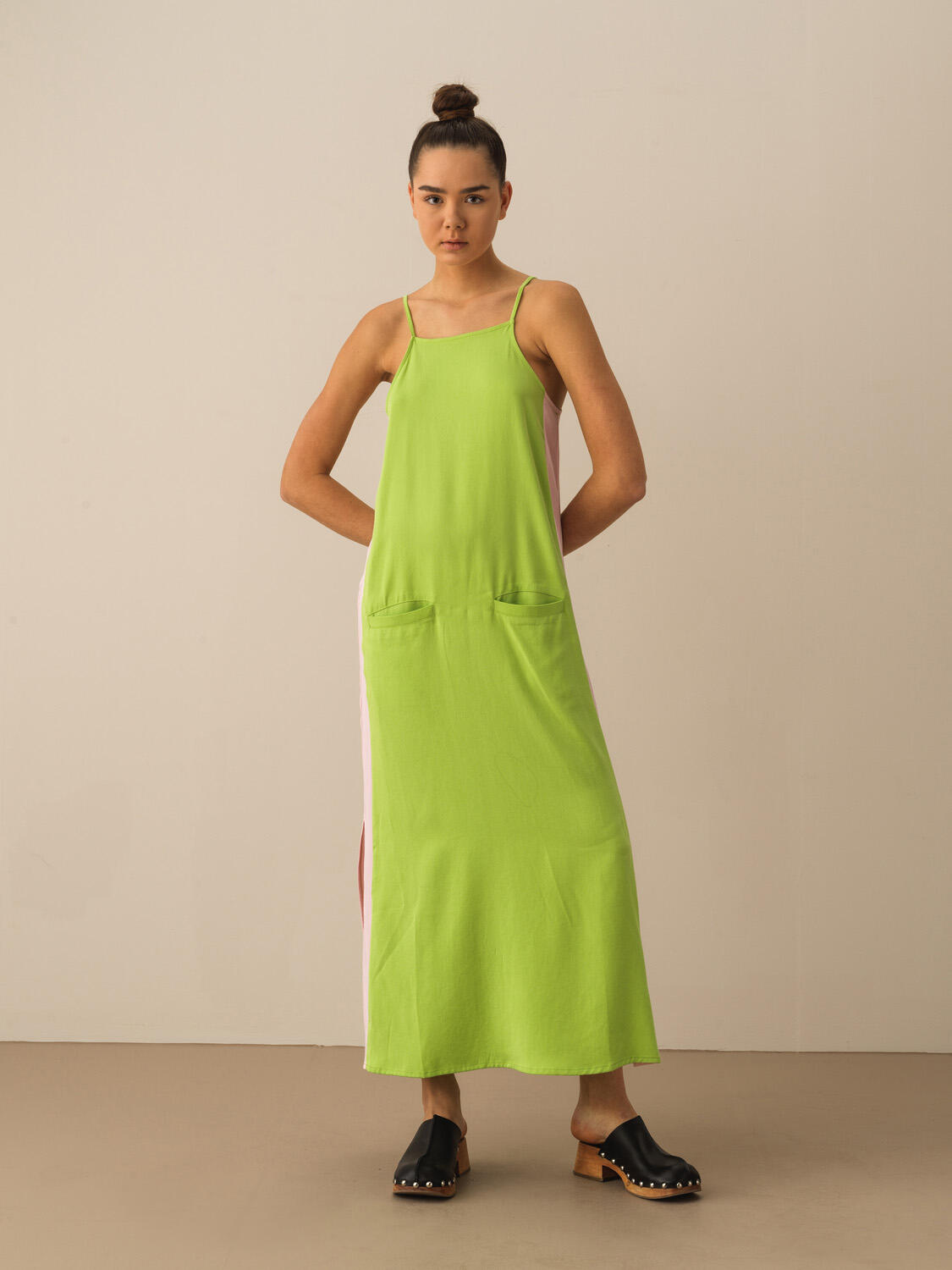 Yeşil Doğal Akışlı Regular Fit Elbise