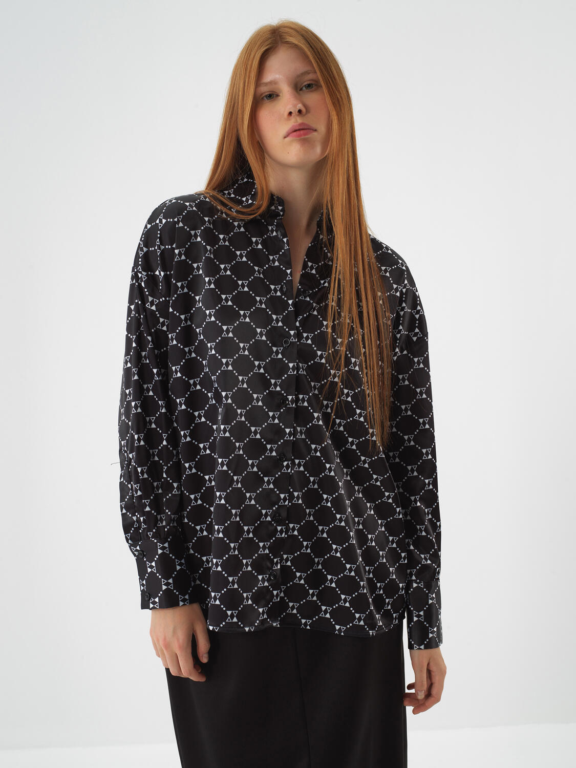 Siyah İpeksi Saten Oversize Gömlek - 2