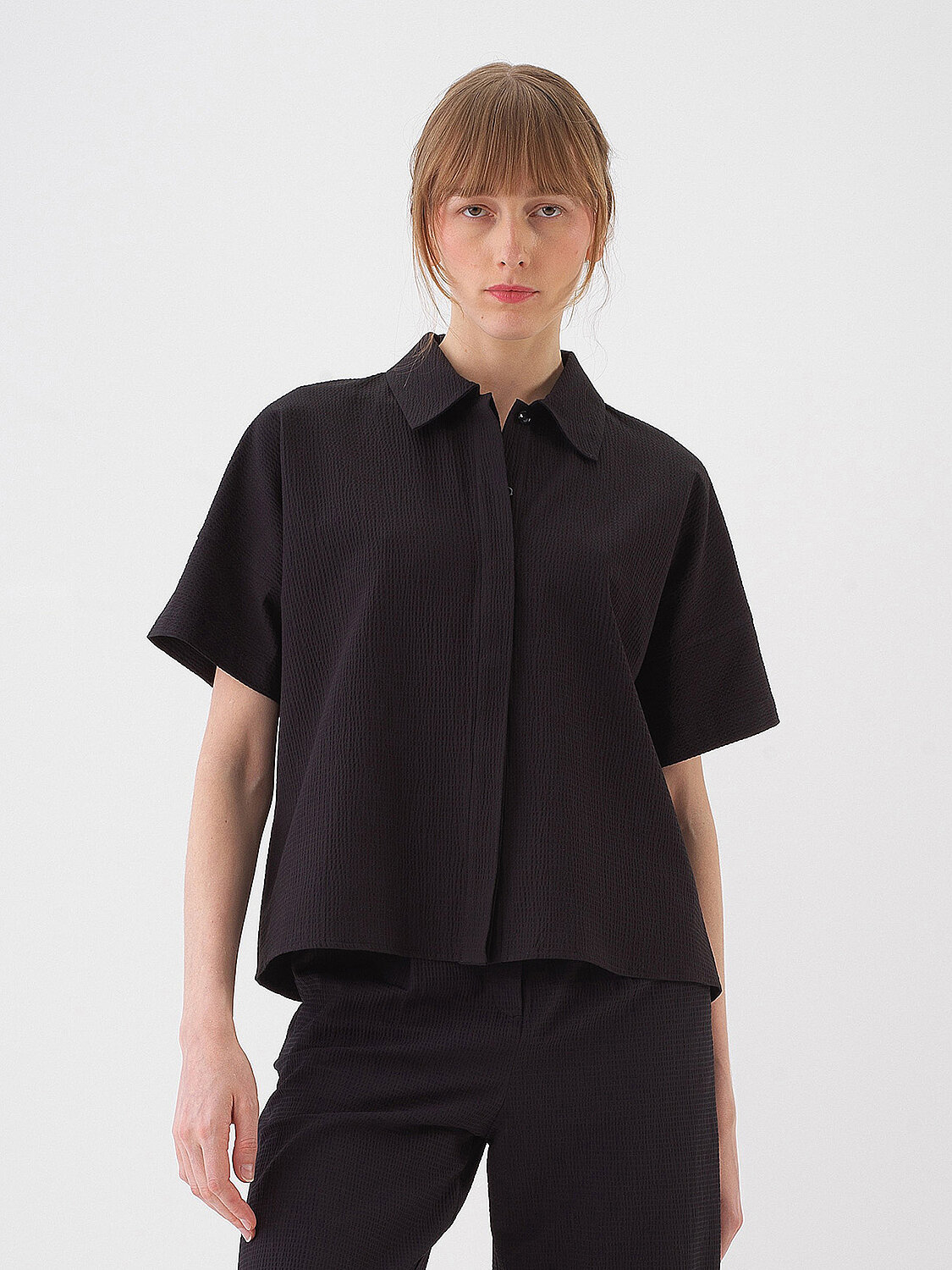 Siyah Pamuk Dokulu Oversize Gömlek - 1