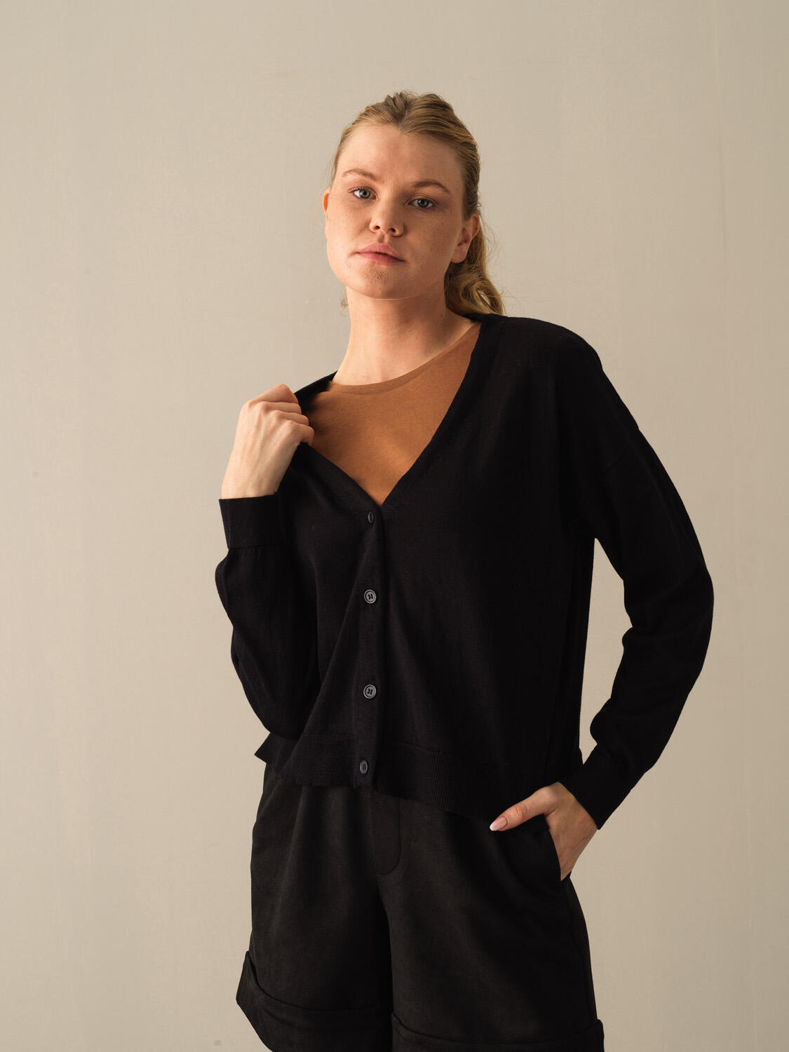 Siyah Pamuk Dokulu Slim Fit Hırka 