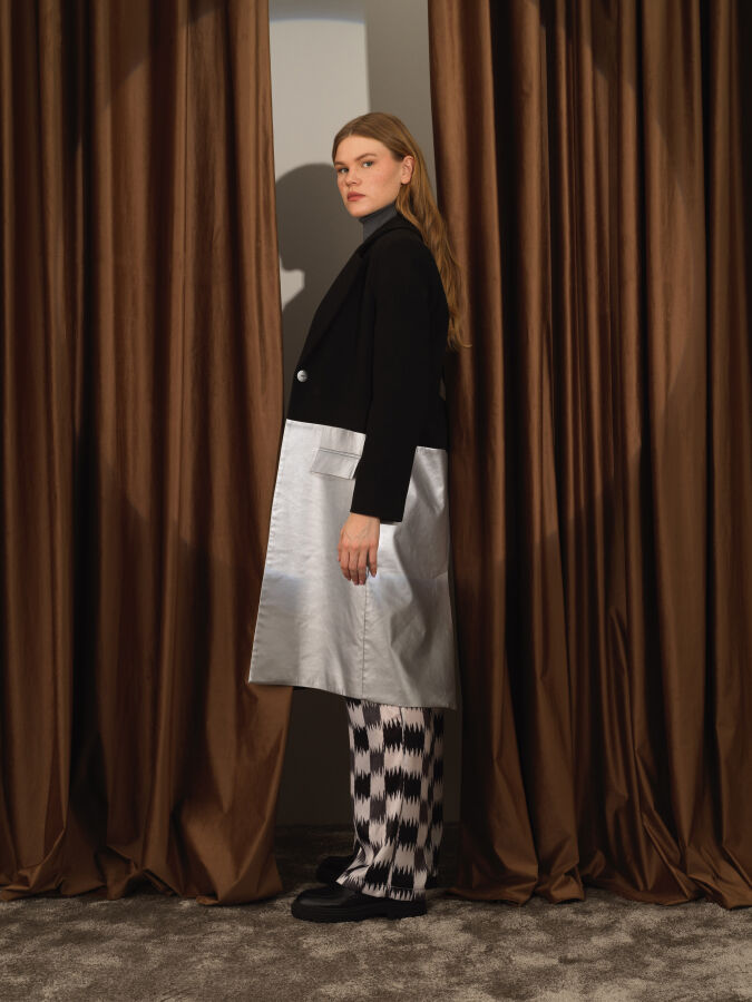 Siyah Esnek Dokulu Oversize Kaban - Xint