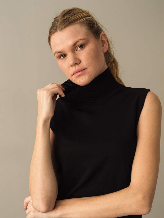 Siyah Slim Fit Balıkçı Yaka Pamuk Kazak - 1