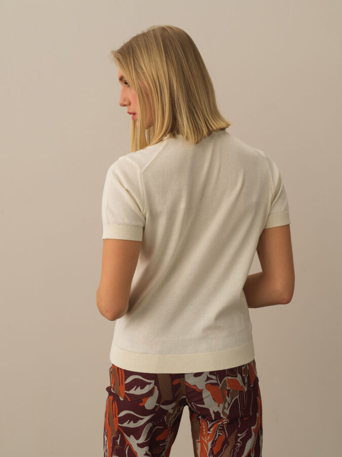 Kırık Beyaz Pamuk Dokulu Regular Fit Kazak - Xint