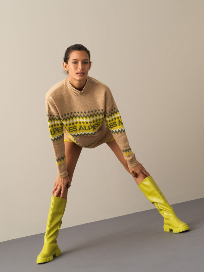 Bej Yumuşak Dokulu Regular Fit Desenli Kazak - Xint