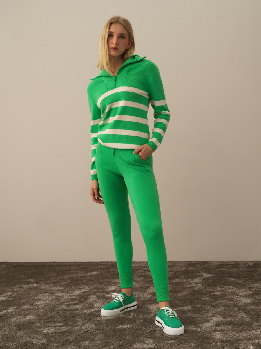 Yeşil Formunu Koruyan Oversize Kazak - 2