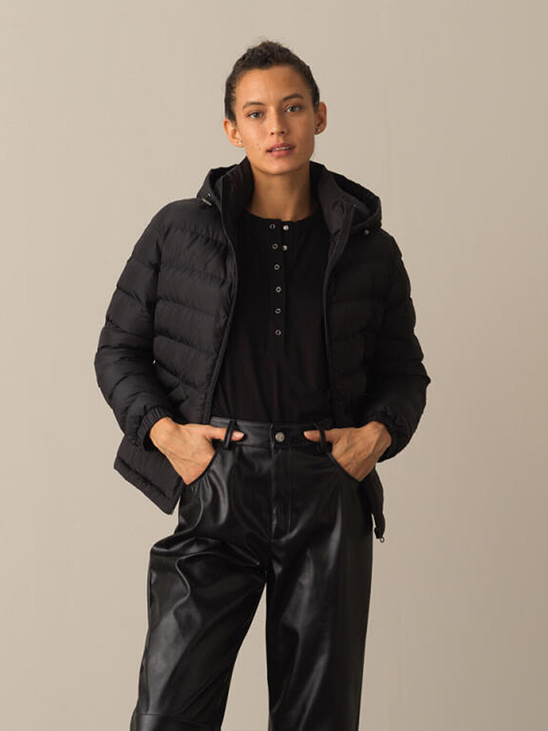 Siyah Regular Fit Kapüşonlu Şişme Mont - 1