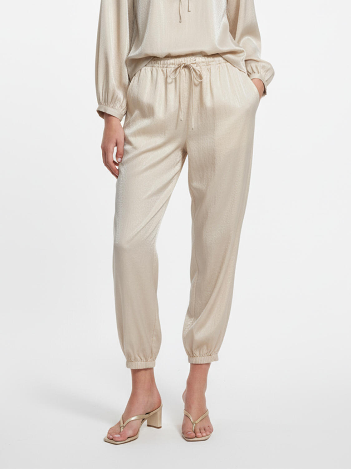 Bej Formunu Koruyan Oversize Pantolon - 1