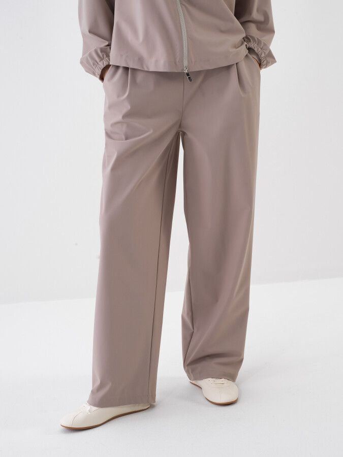 Bej Formunu Koruyan Oversize Pantolon