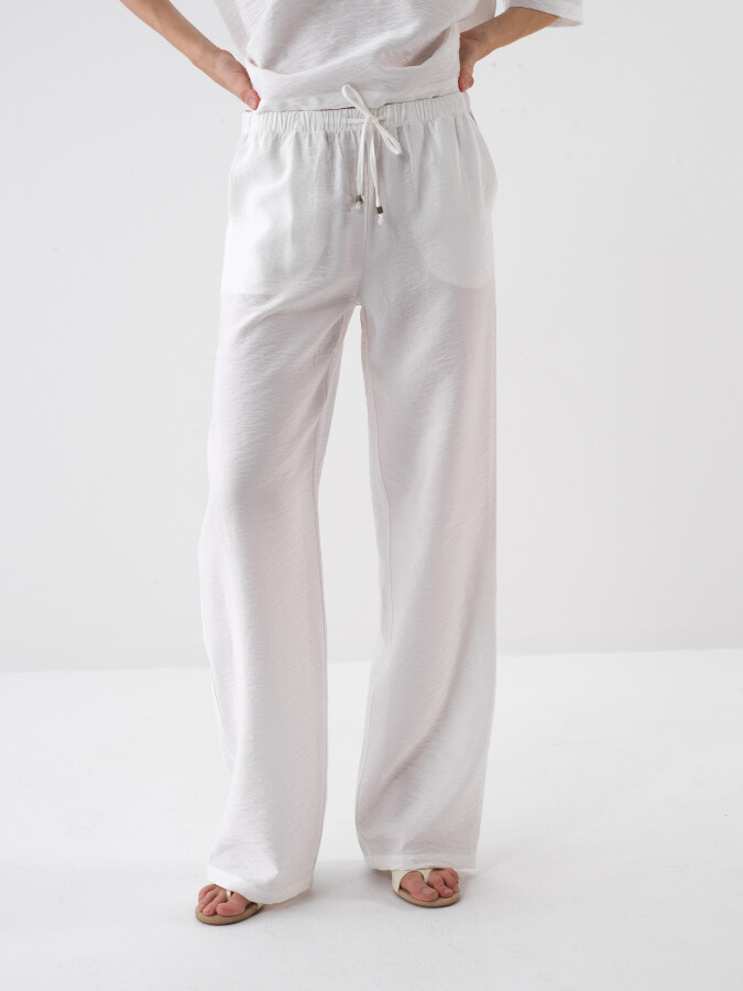 Beyaz Doğal Dökümlü Oversize Pantolon