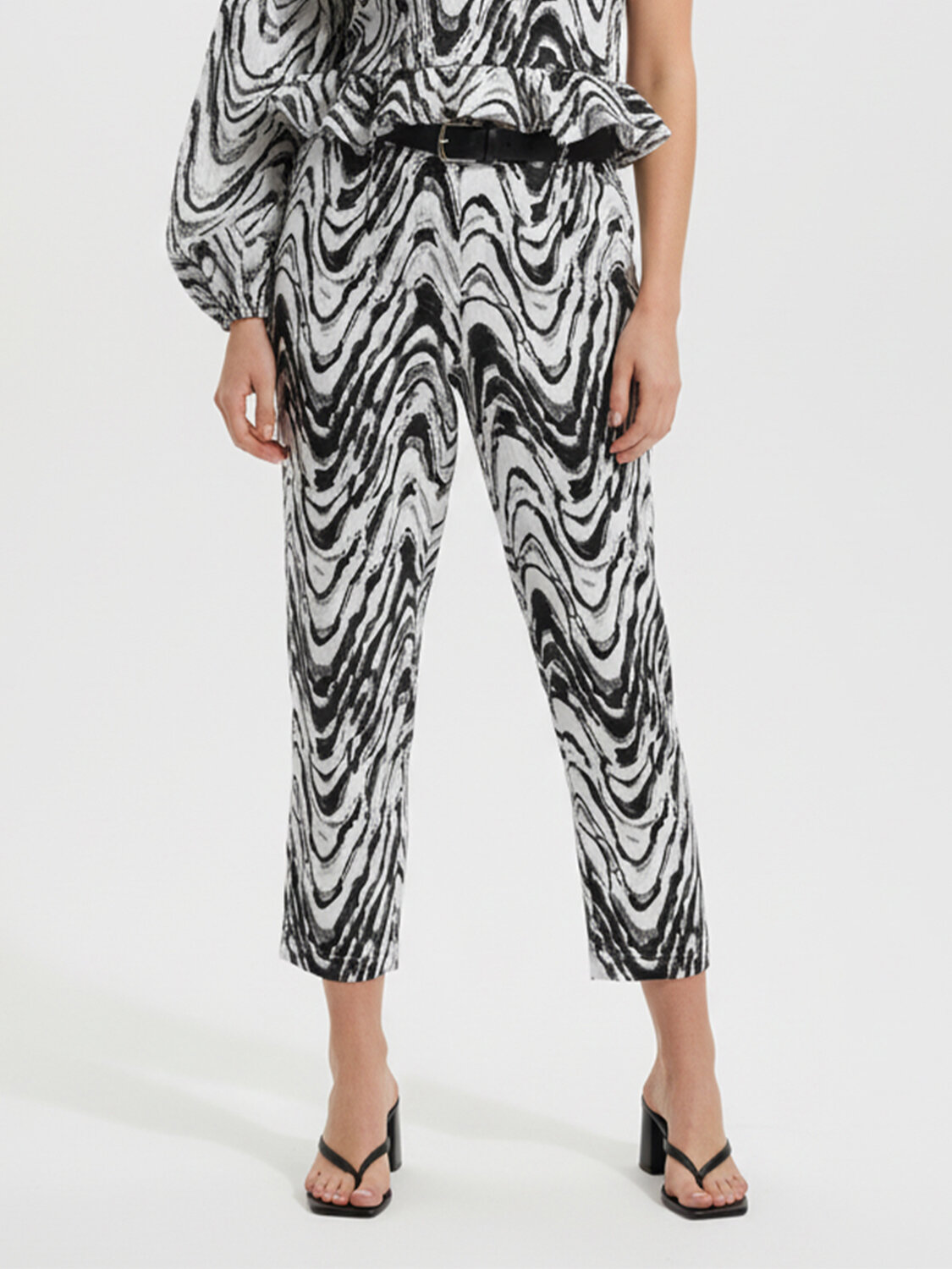 Beyaz Pamuk Dokulu Regular Fit Pantolon - 1