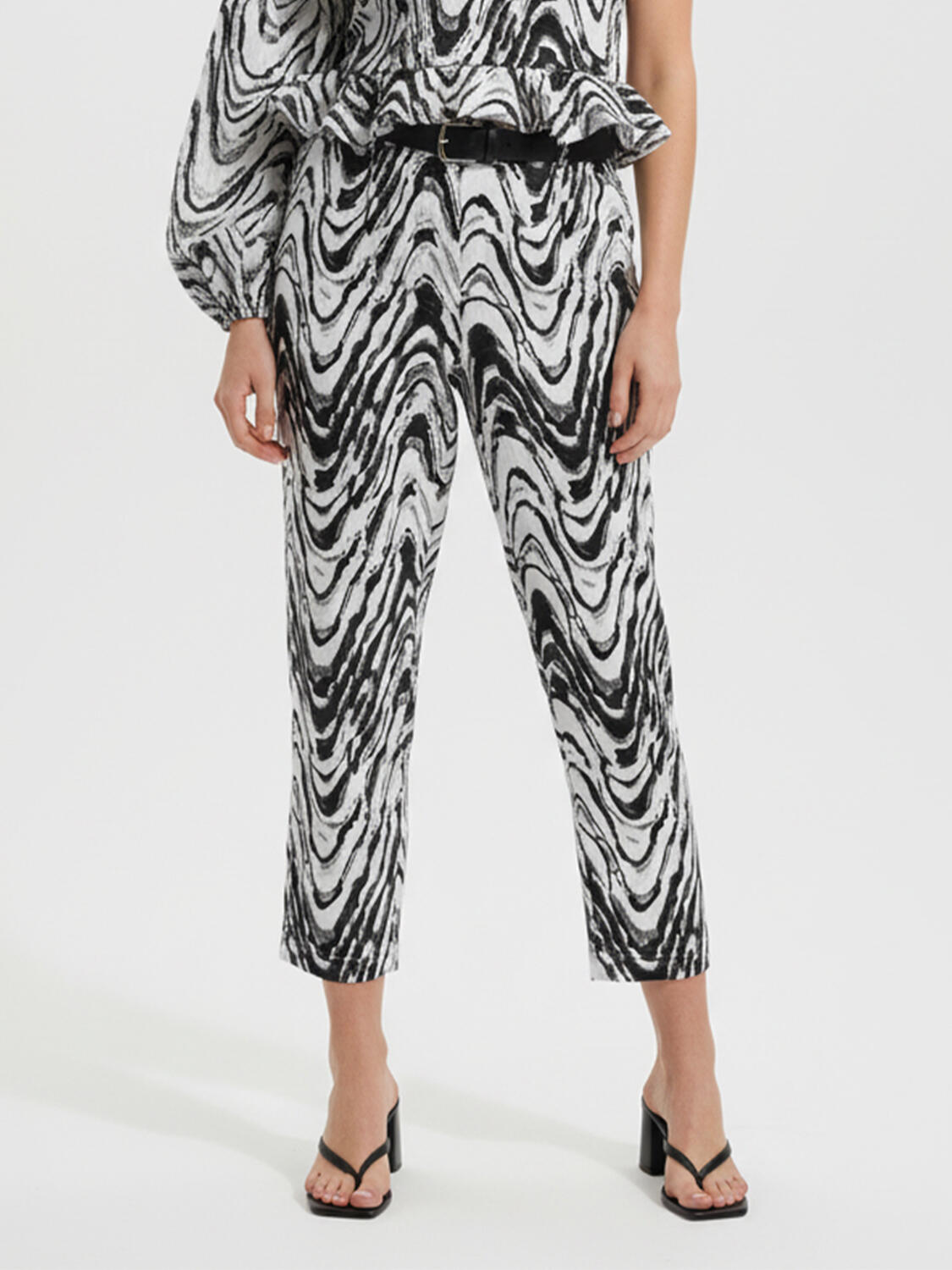 Beyaz Pamuk Dokulu Regular Fit Pantolon - 1